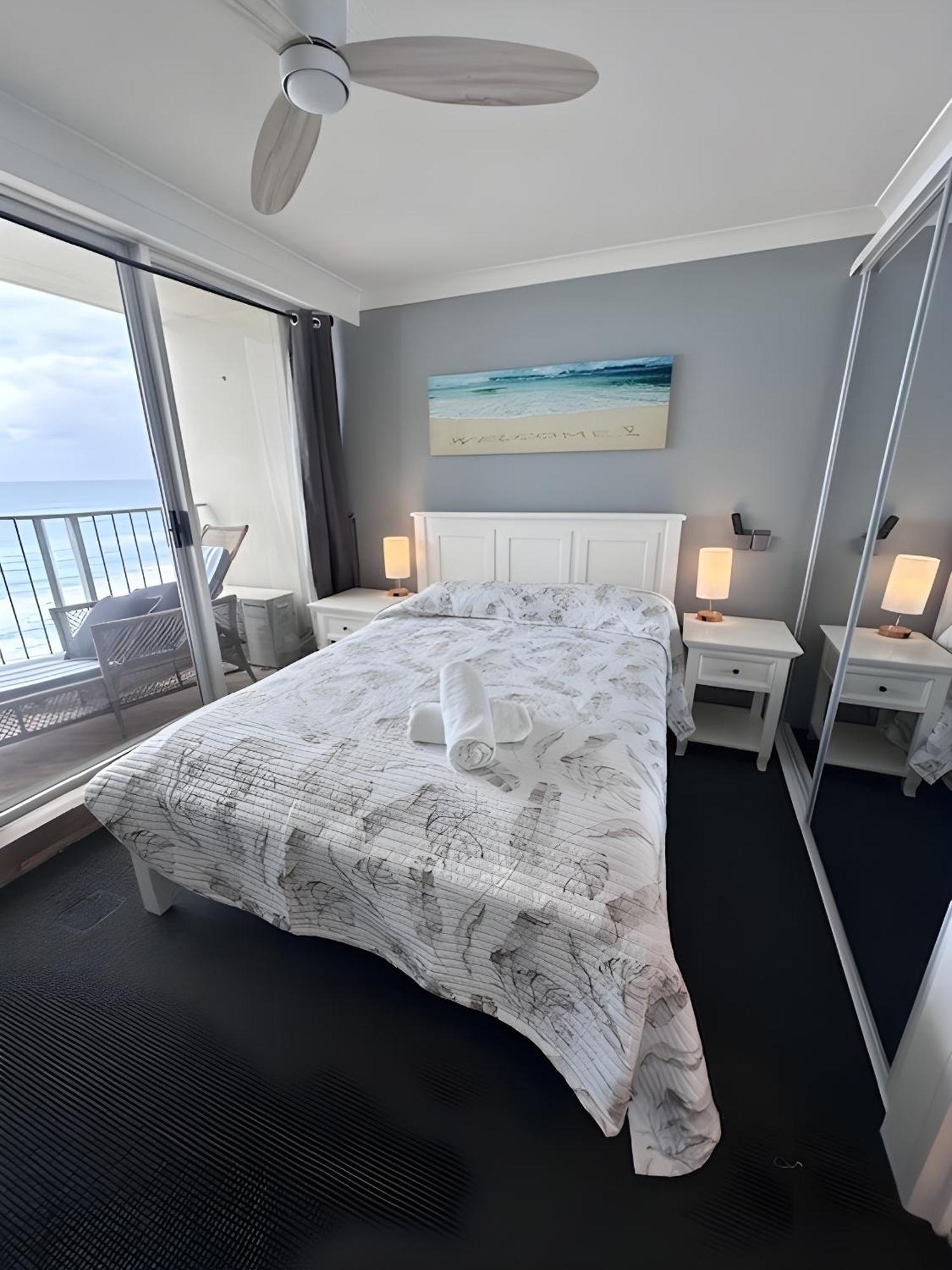 Absolutely Stunning! On The Beach !!! Gold Coast Exterior photo